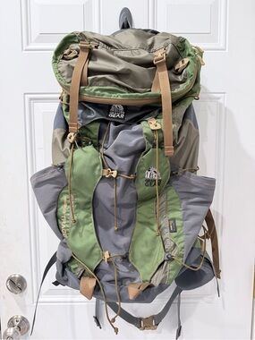 Granite Gear Nimbus Trace Green and Gray Hiking Backpack Mens M-EUC